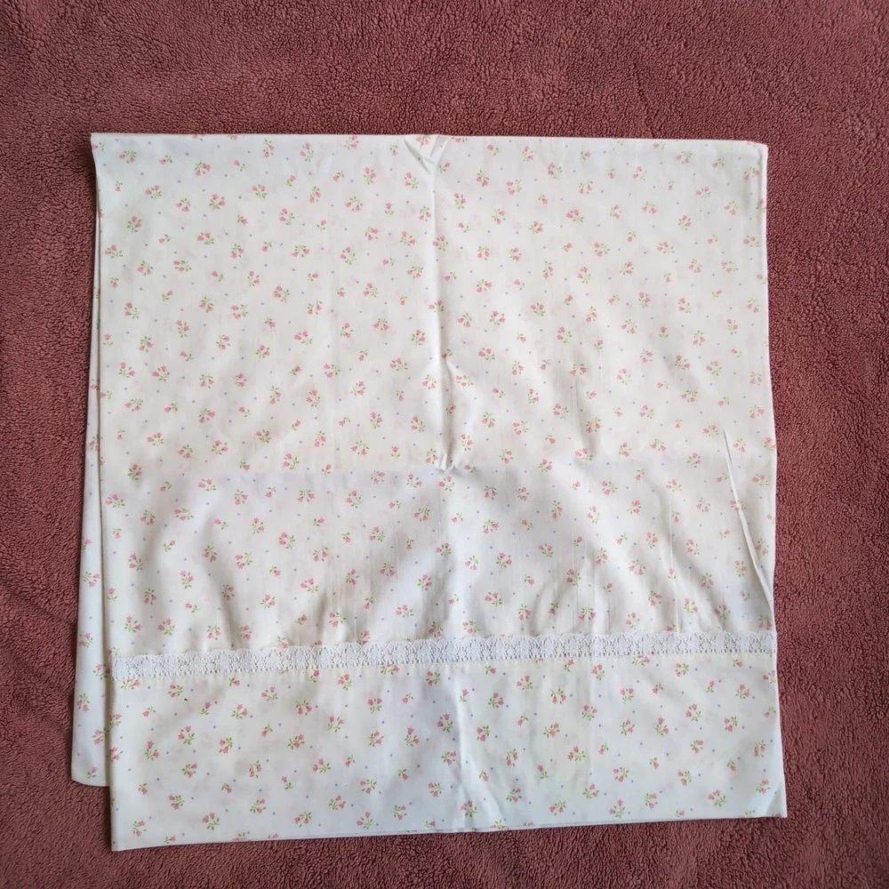 2 Vtg Wamsutta Supercale Plus King Pillowcases Floral Lace Trim Tulip Cottage
